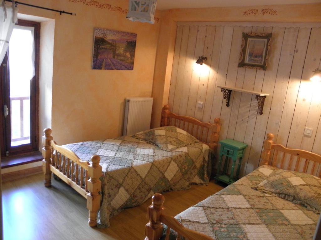 Gite Auberge Les Terres Blanches De Meolans Bilik gambar