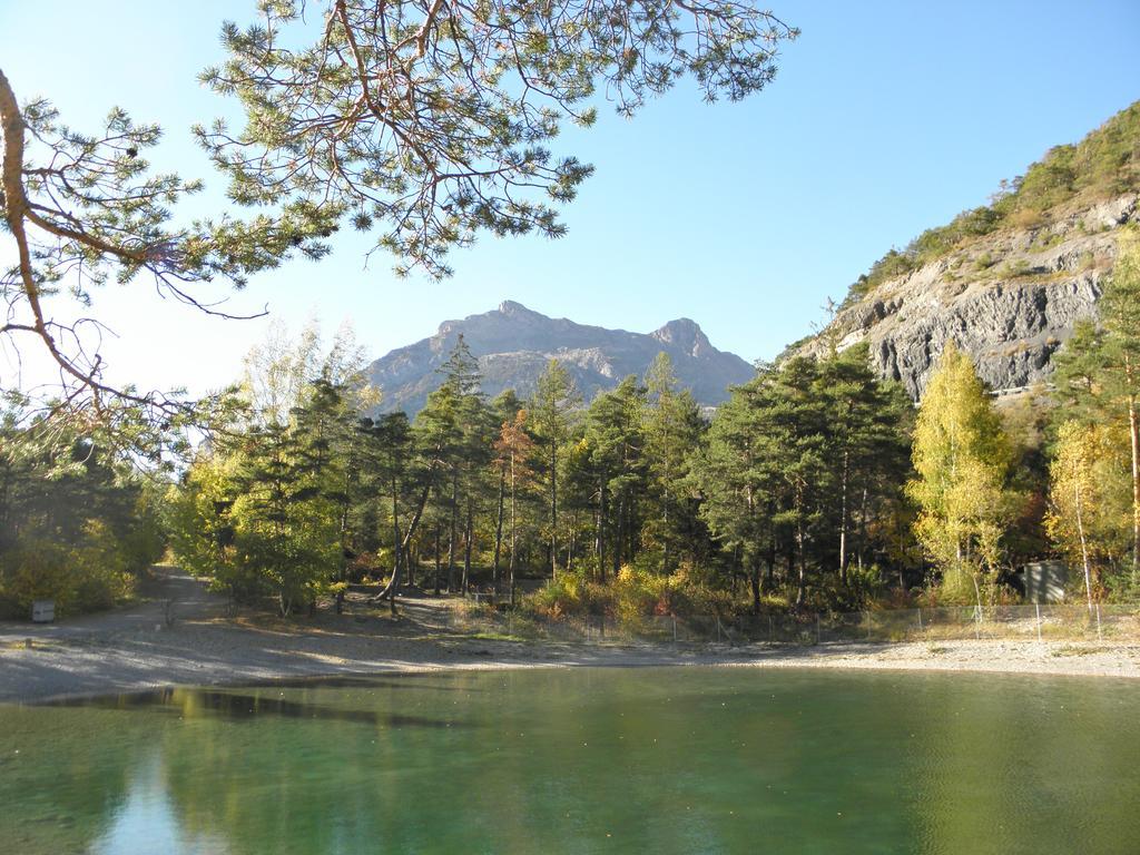 Gite Auberge Les Terres Blanches De Meolans Luaran gambar